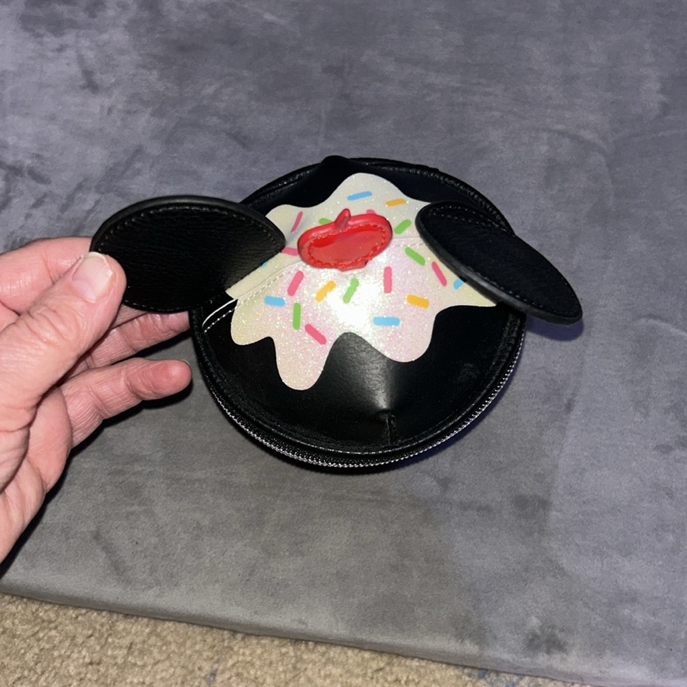Mickey Mouse Cupcake Accessory Case - image 2